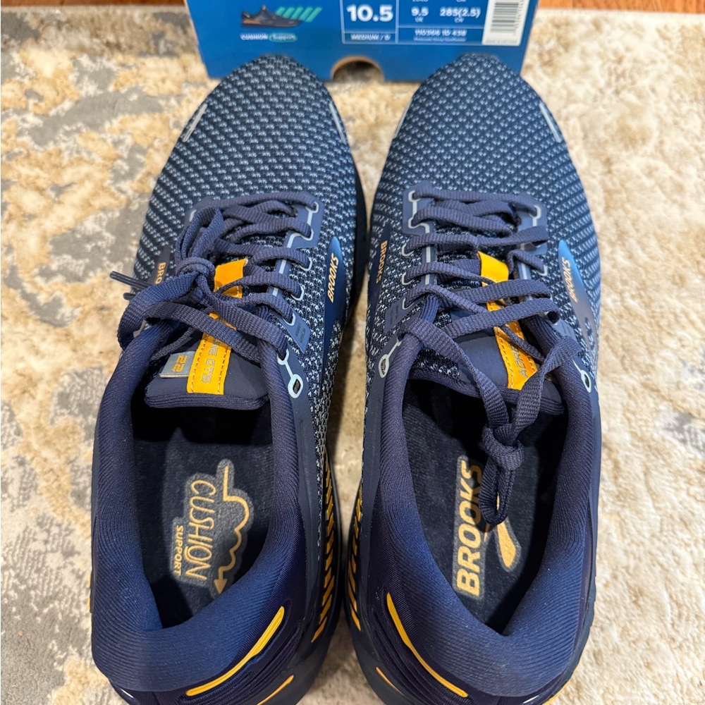 Brooks Adrenaline GTS 22 Men's Running Shoes